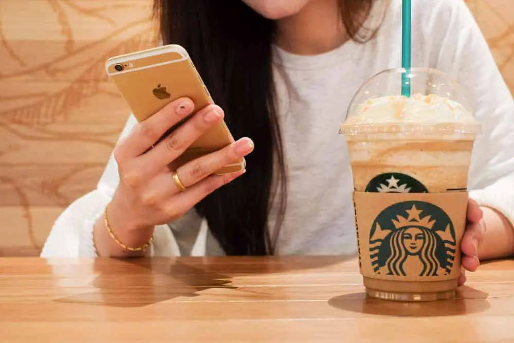 Lee más sobre el artículo Starbucks Introduce Opciones Veganas en Todas sus Sucursales en China