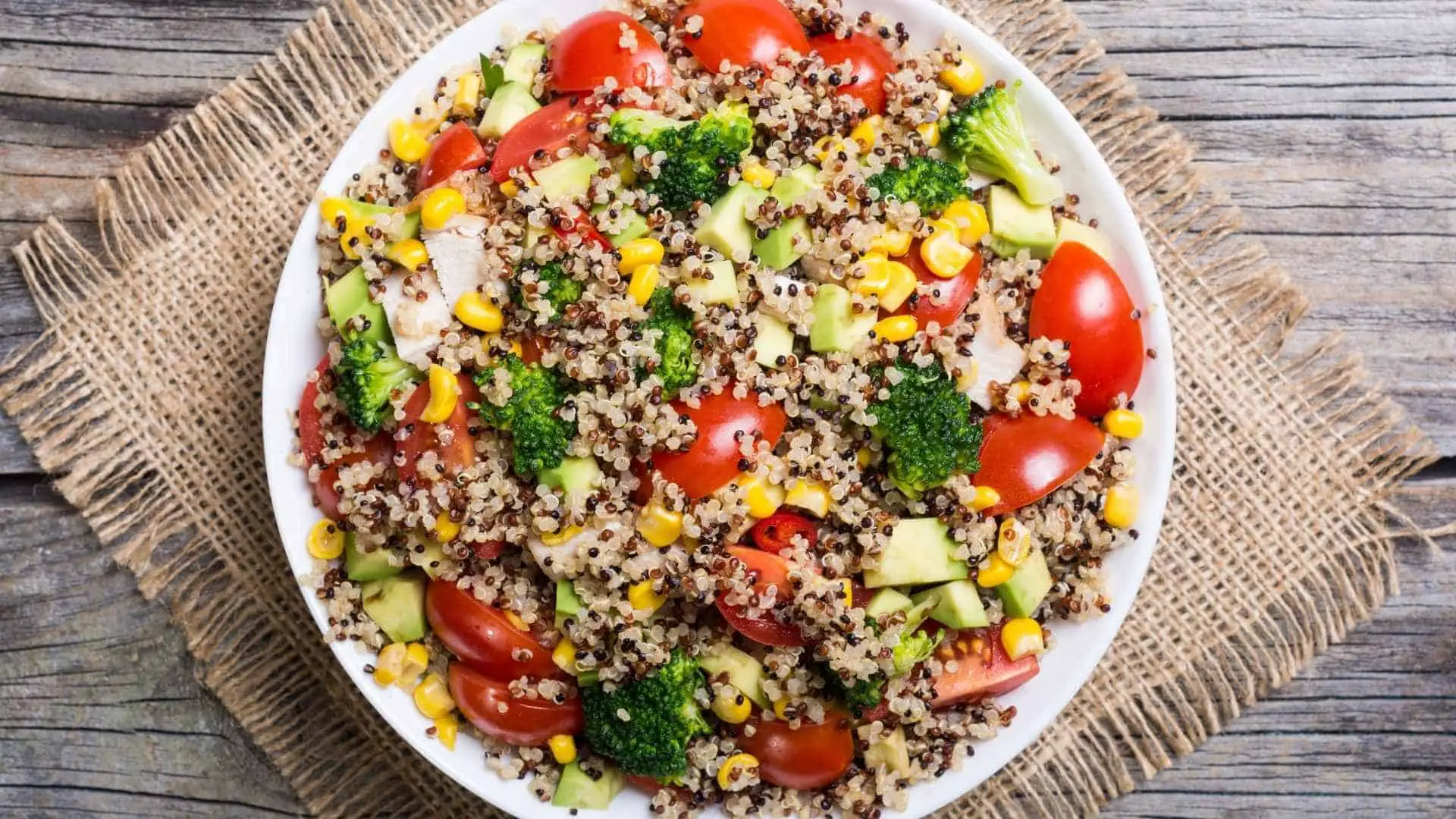 Lee más sobre el artículo Qué es la Quinoa y Cuáles Son Sus Beneficios