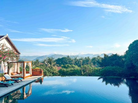 booking with a travel advisor